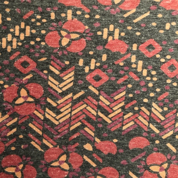 LuLaRoe Irma Top XS - Picture 4 of 4